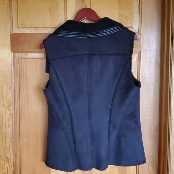 Vince Camuto Sz. M Black Faux Suede Sherpa Lined Zippered Vest with Pockets - Picture 6 of 10